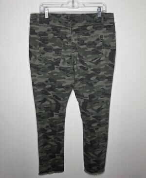 NWT Mudpie Rory green camouflage raw hem cotton blend pants jeans - medium